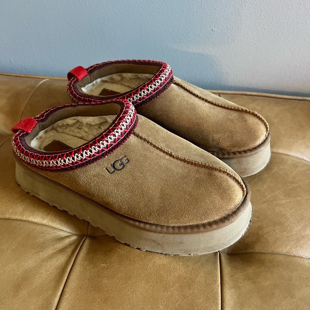 UGG Tazz Tan Suede Slippers with Red Trim